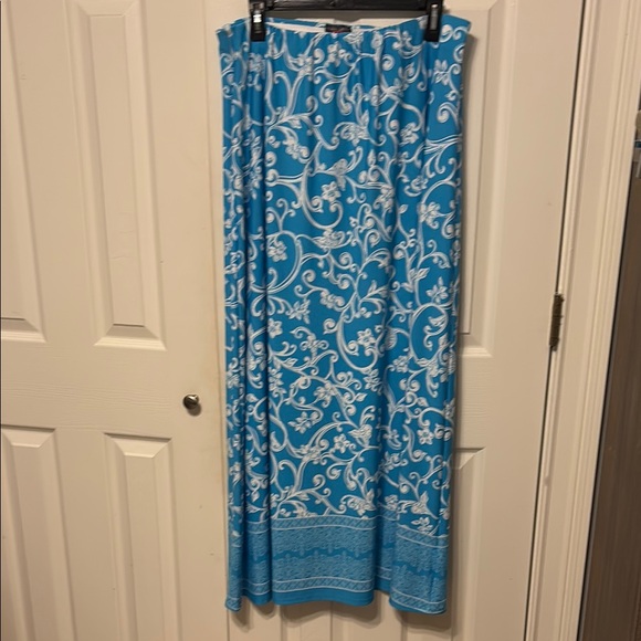 Vince Camuto Plus Floral Print Maxi Skirt - Picture 1 of 10